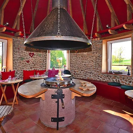 Apartamento Farm By Red River With Indoor Pool Pfaffenhoffen